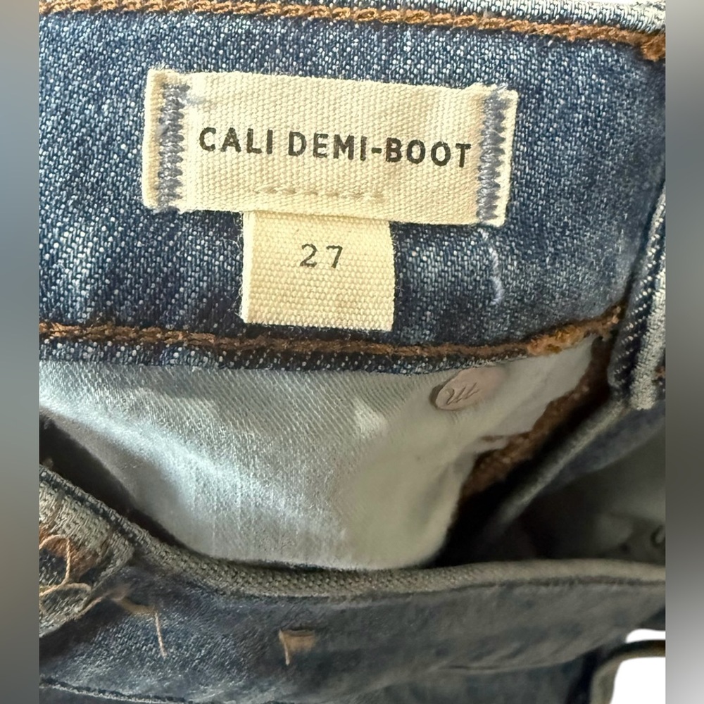 Madewell Cali Demi-Boot Jeans in Fleetwood Wash- Raw Hem-Size 27” - Picture 10 of 14